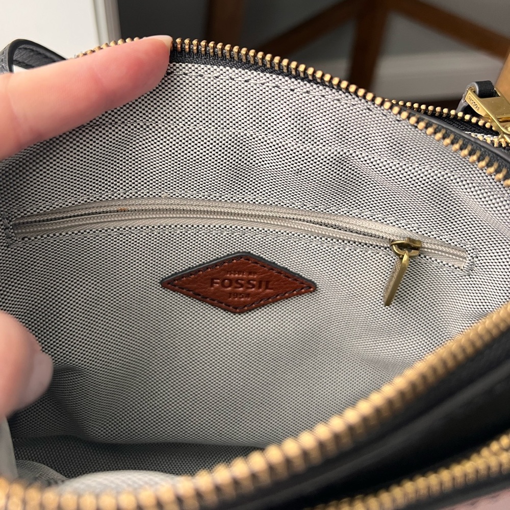 Fossil Campbell Leather Crossbody Bag - Picture 11 of 11